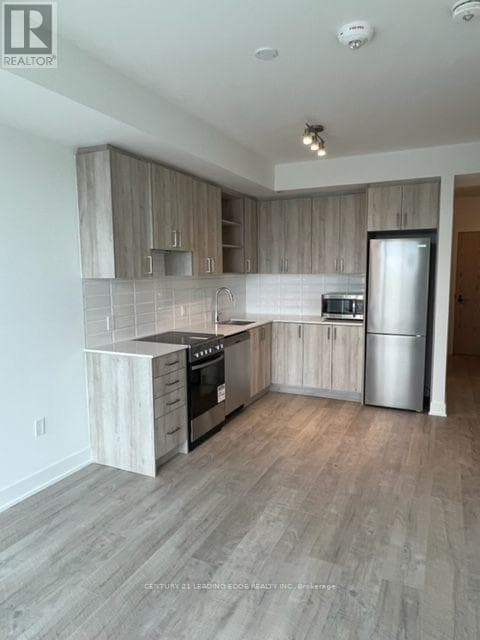 Single Family at 421- 50 GEORGE BUTCHART Drive, Toronto (Downsview-Roding-CFB), Ontario - Photo 3 - RE/MAX Garden City Realty