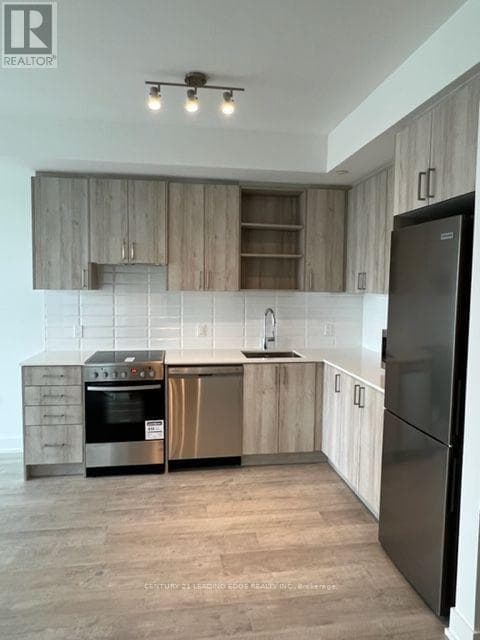 Single Family at 421- 50 GEORGE BUTCHART Drive, Toronto (Downsview-Roding-CFB), Ontario - Photo 4 - RE/MAX Garden City Realty