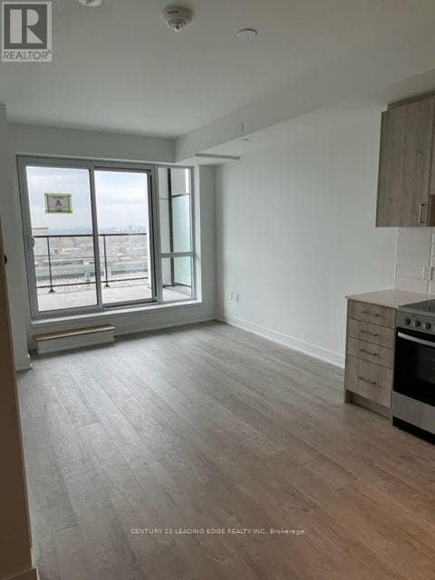 Single Family at 421- 50 GEORGE BUTCHART Drive, Toronto (Downsview-Roding-CFB), Ontario - Photo 5 - RE/MAX Garden City Realty