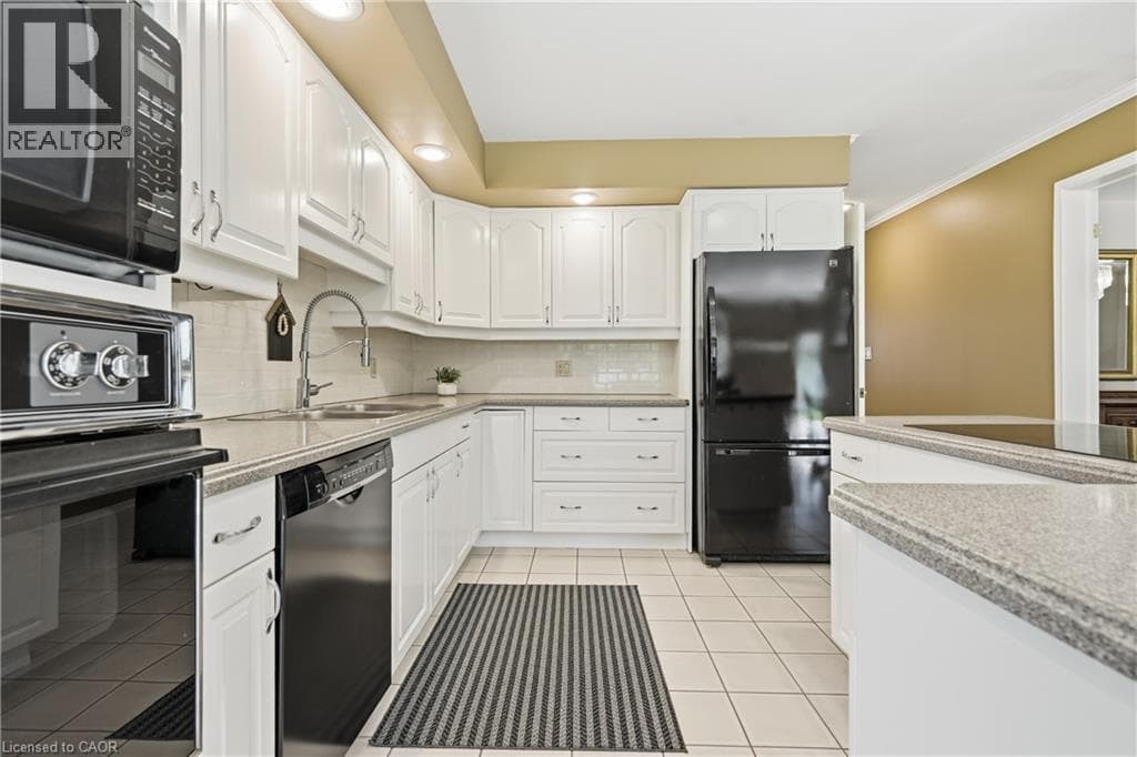 Single Family at 40 DALEMERE Crescent, St. Catharines, Ontario - Photo 8 - RE/MAX Garden City Realty