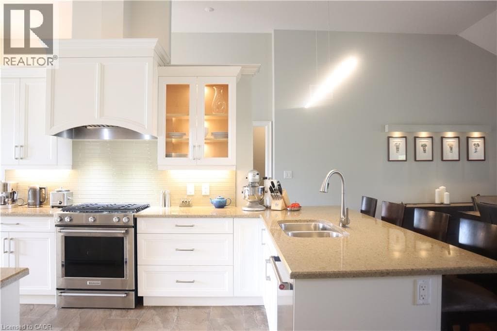 Single Family at 3507 TRILLIUM Crescent, Fort Erie, Ontario - Photo 10 - RE/MAX Garden City Realty