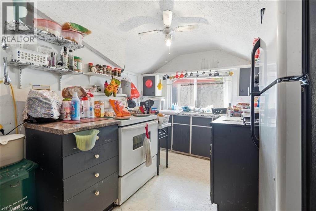 Single Family at 56 WELLAND Avenue, St. Catharines, Ontario - Photo 7 - RE/MAX Garden City Realty