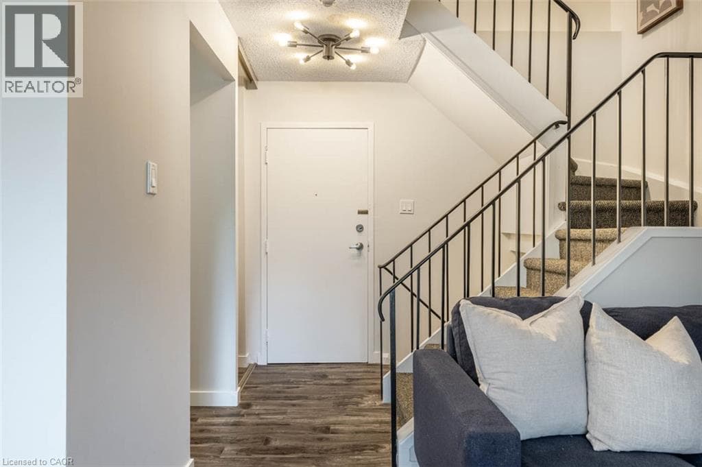 Single Family at 199- 165 CHEROKEE Boulevard, Toronto, Ontario - Photo 4 - RE/MAX Garden City Realty