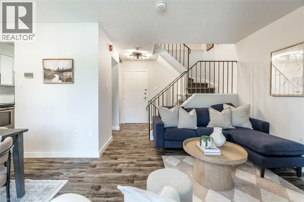 Single Family at 199- 165 CHEROKEE Boulevard, Toronto, Ontario - Photo 5 - RE/MAX Garden City Realty