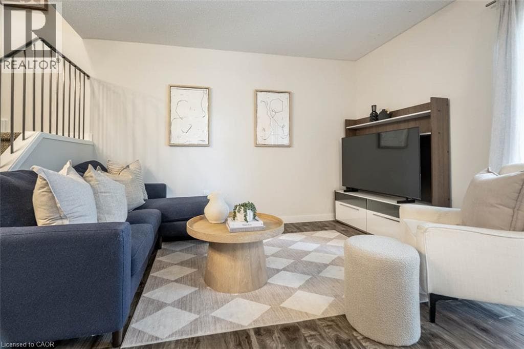 Single Family at 199- 165 CHEROKEE Boulevard, Toronto, Ontario - Photo 6 - RE/MAX Garden City Realty