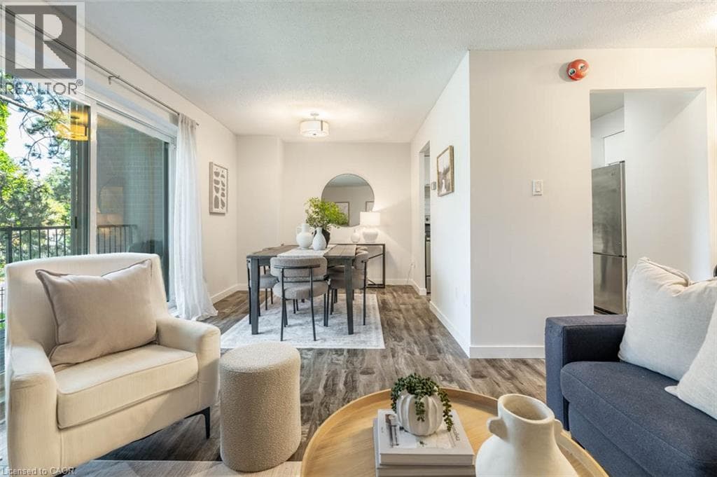 Single Family at 199- 165 CHEROKEE Boulevard, Toronto, Ontario - Photo 8 - RE/MAX Garden City Realty