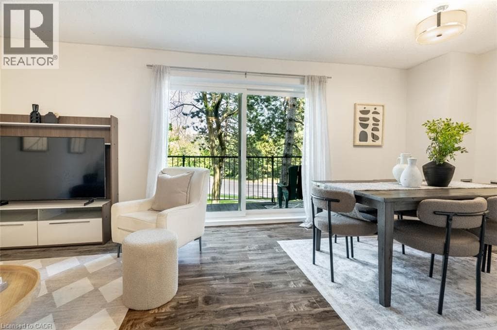 Single Family at 199- 165 CHEROKEE Boulevard, Toronto, Ontario - Photo 7 - RE/MAX Garden City Realty