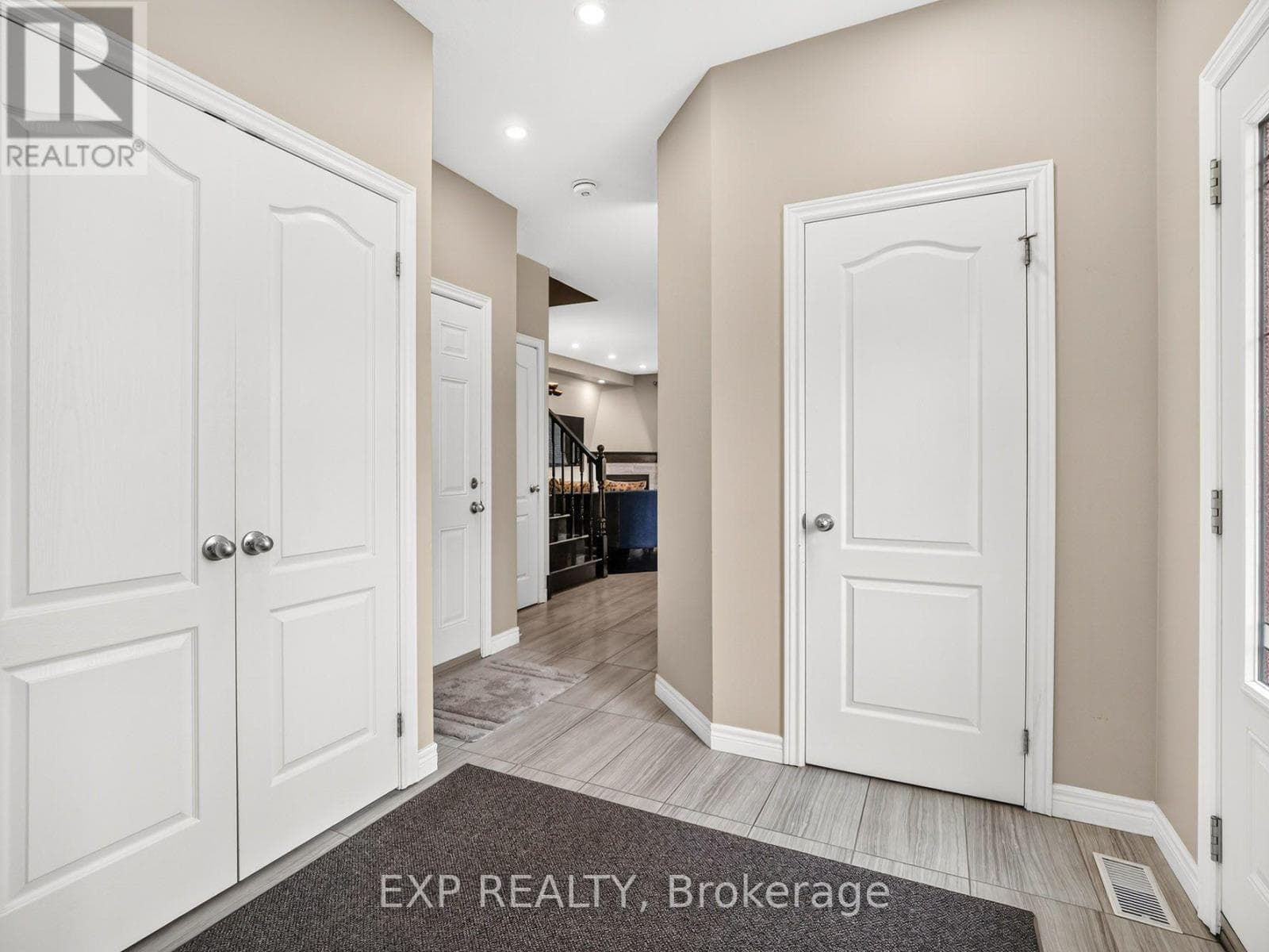 Single Family at 18- 257 Carla Avenue, Hamilton (Stoney Creek), Ontario - Photo 4 - RE/MAX Garden City Realty