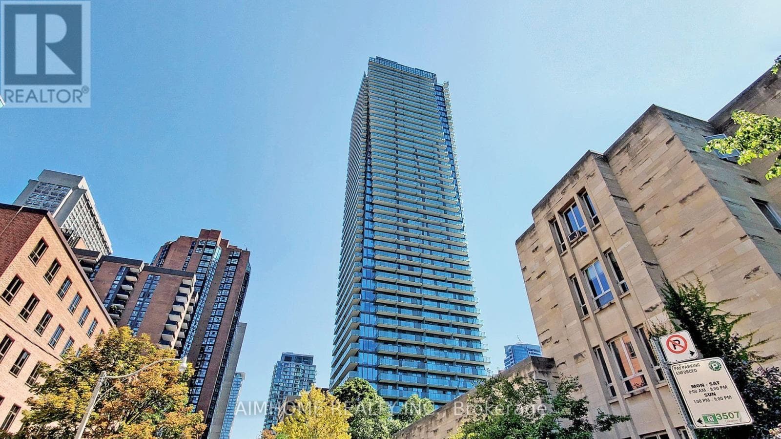 1401- 65 St Mary Street