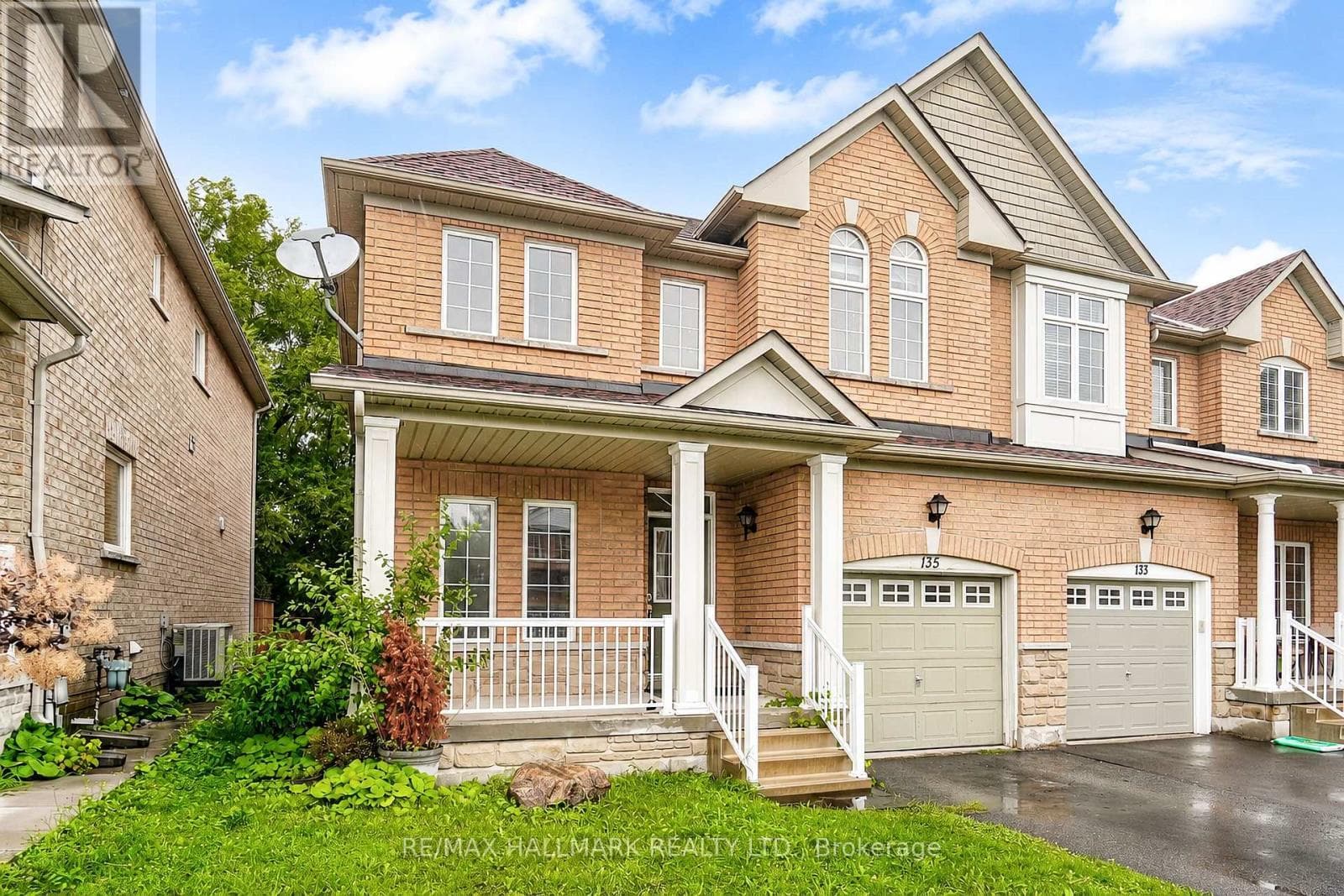 Single Family at 135 Maroon Drive, Richmond Hill (Oak Ridges Lake Wilcox), Ontario - Photo 2 - RE/MAX Garden City Realty