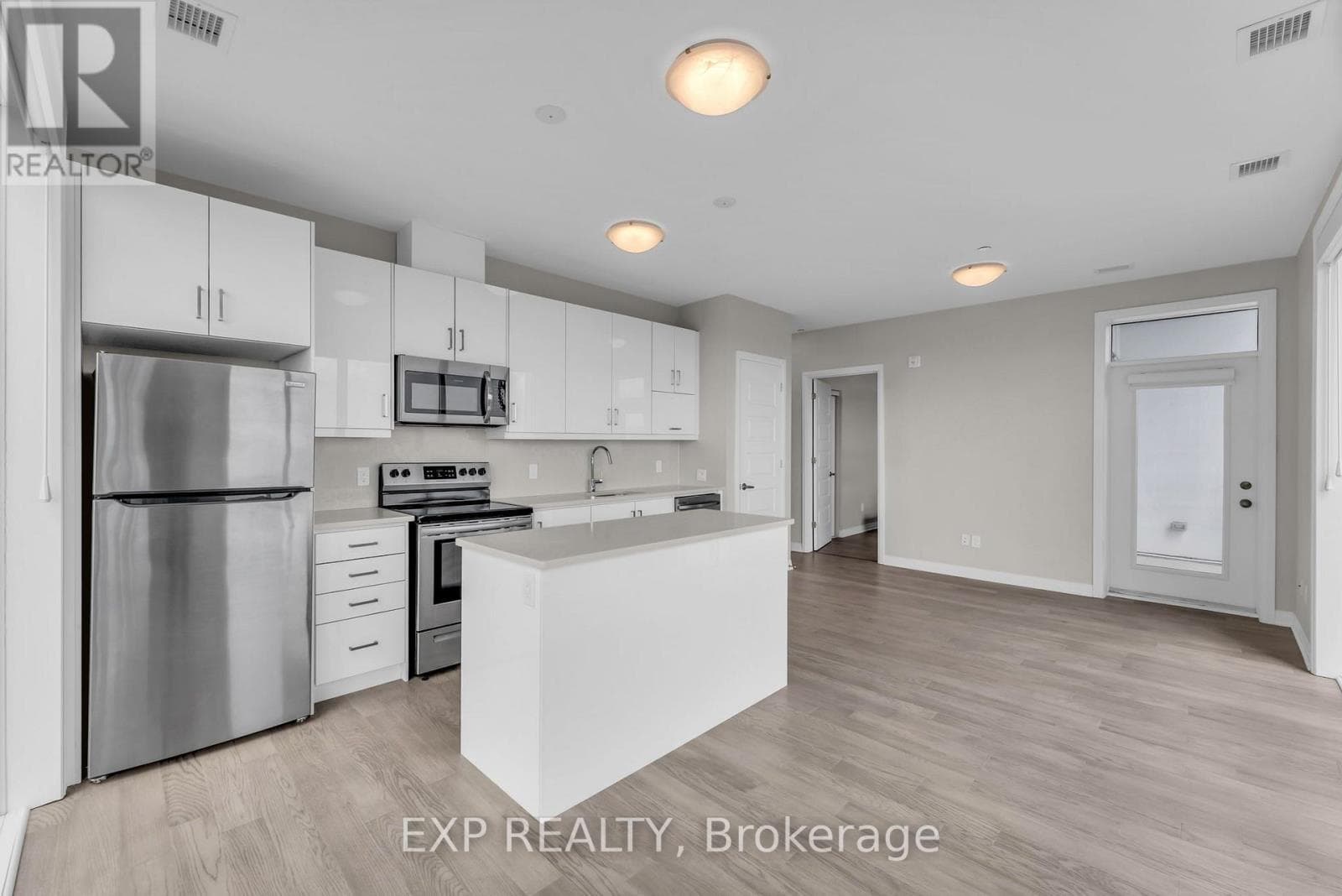 Single Family at 416- 95 Dundas Street, Oakville (GO Glenorchy), Ontario - Photo 5 - RE/MAX Garden City Realty