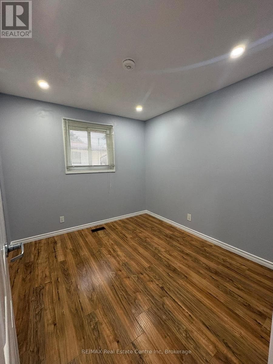 Single Family at 98 Marksam Road, Guelph (Willow West/Sugarbush/West Acres), Ontario - Photo 10 - RE/MAX Garden City Realty