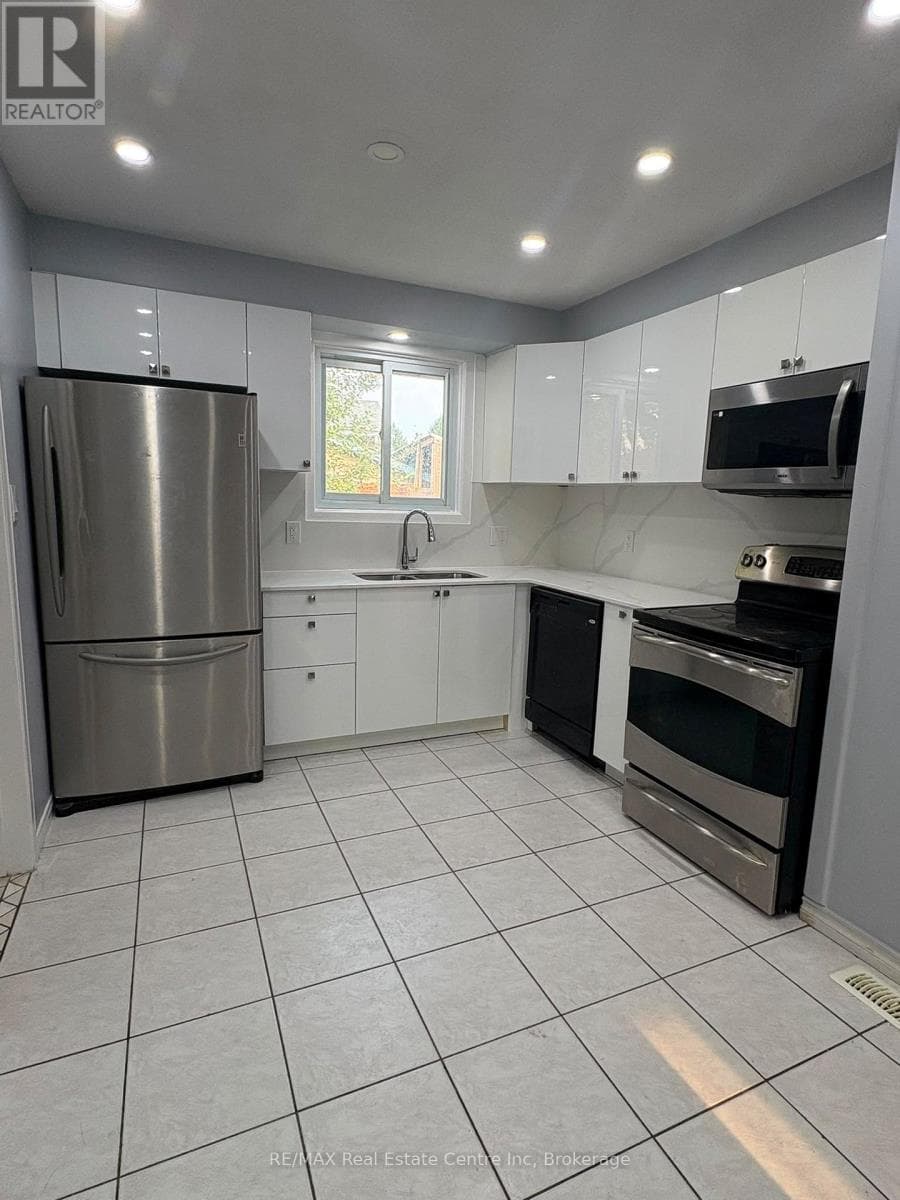 Single Family at 98 Marksam Road, Guelph (Willow West/Sugarbush/West Acres), Ontario - Photo 3 - RE/MAX Garden City Realty