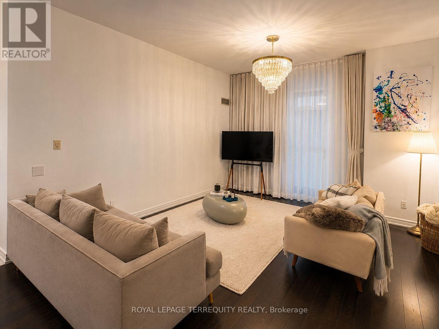 101- 60 St Clair Avenue