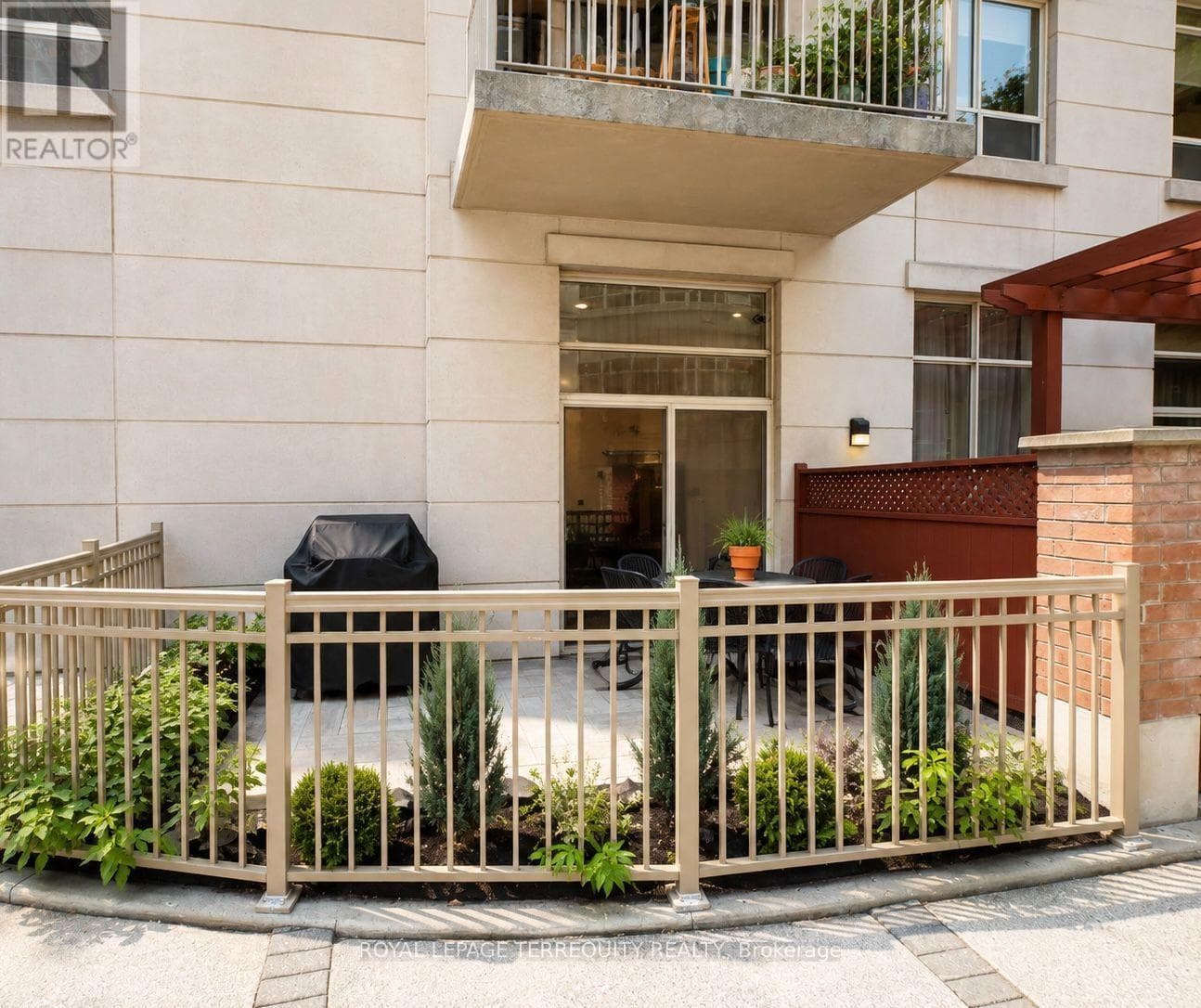 Single Family at 101- 60 St Clair Avenue, Toronto (Yonge-St. Clair), Ontario - Photo 10 - RE/MAX Garden City Realty
