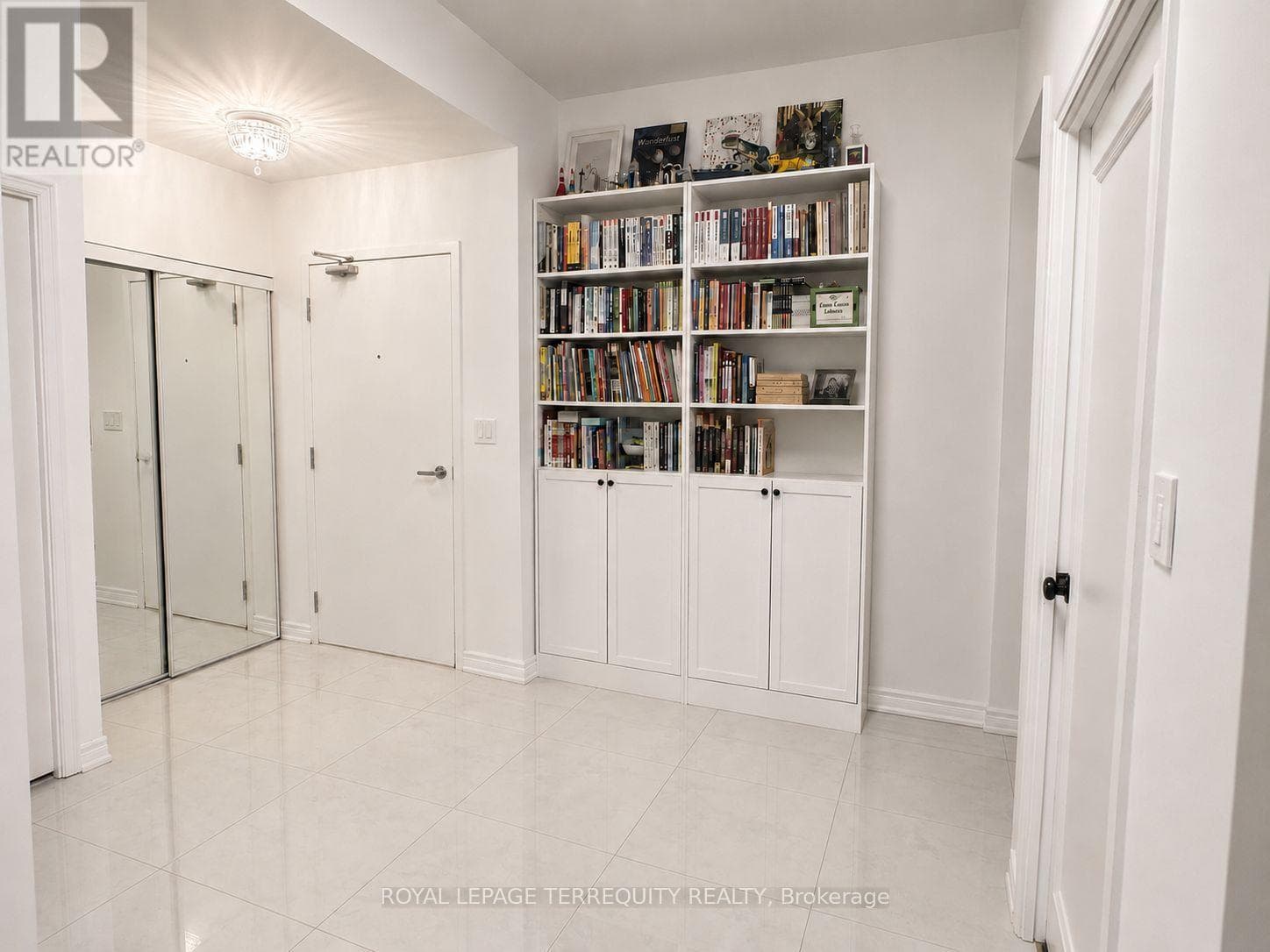 Single Family at 101- 60 St Clair Avenue, Toronto (Yonge-St. Clair), Ontario - Photo 5 - RE/MAX Garden City Realty