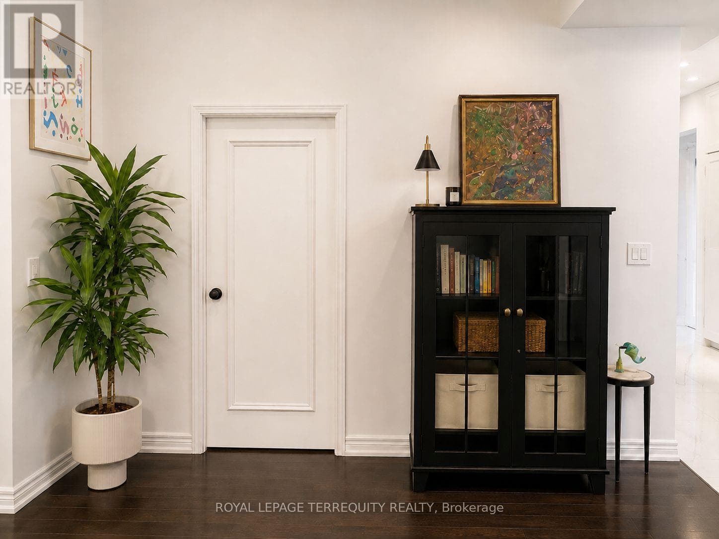Single Family at 101- 60 St Clair Avenue, Toronto (Yonge-St. Clair), Ontario - Photo 6 - RE/MAX Garden City Realty