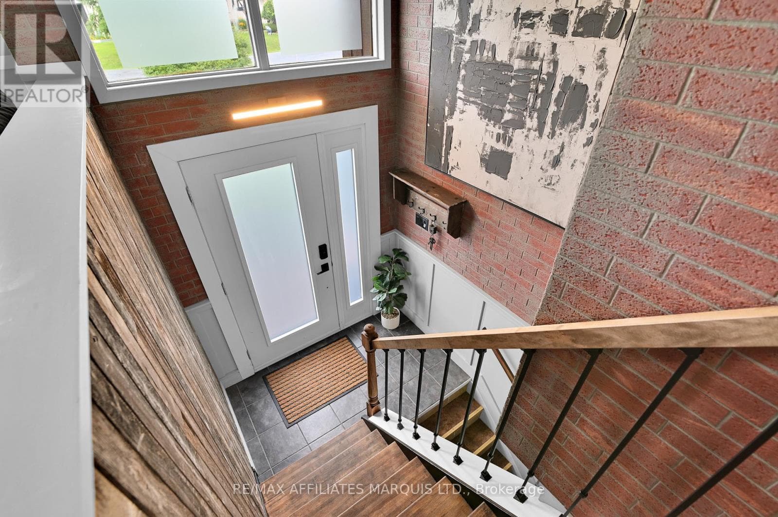 Single Family at 422 HILBERT Avenue, Cornwall, Ontario - Photo 3 - RE/MAX Garden City Realty