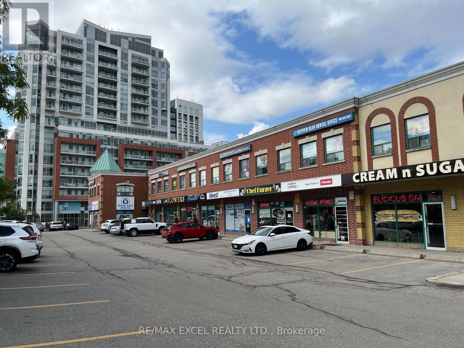 Single Family at 904- 8888 Yonge Street, Richmond Hill (South Richvale), Ontario - Photo 5 - RE/MAX Garden City Realty