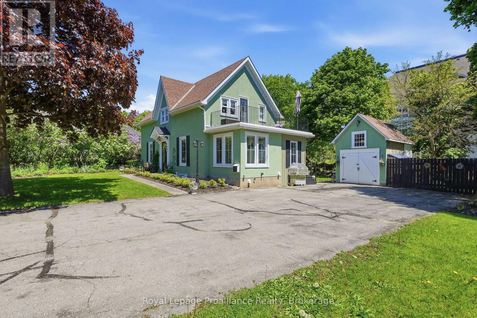 195 Maclellan Avenue
