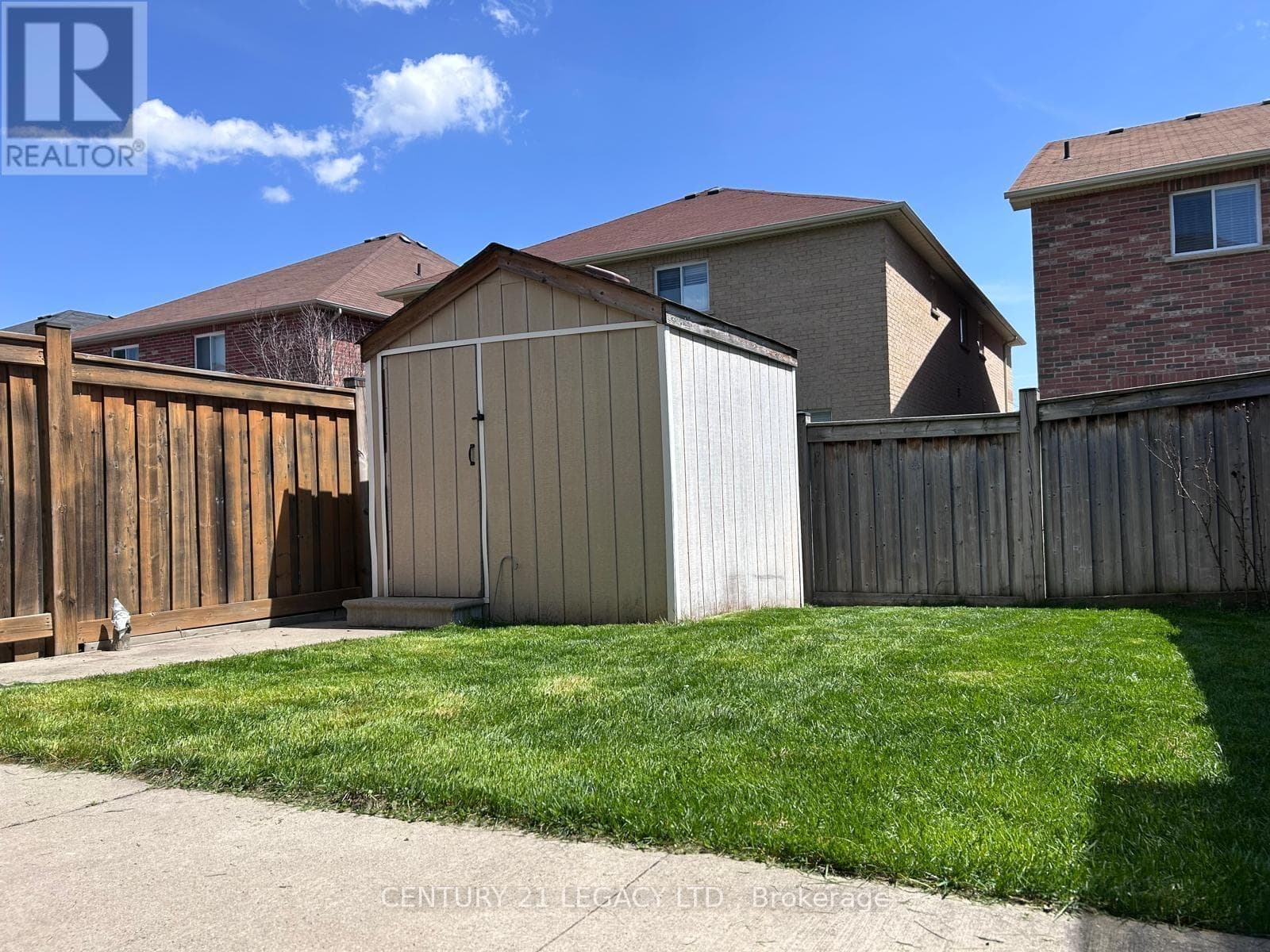 Single Family at 385 Comiskey Crescent, Mississauga (Meadowvale Village), Ontario - Photo 10 - RE/MAX Garden City Realty