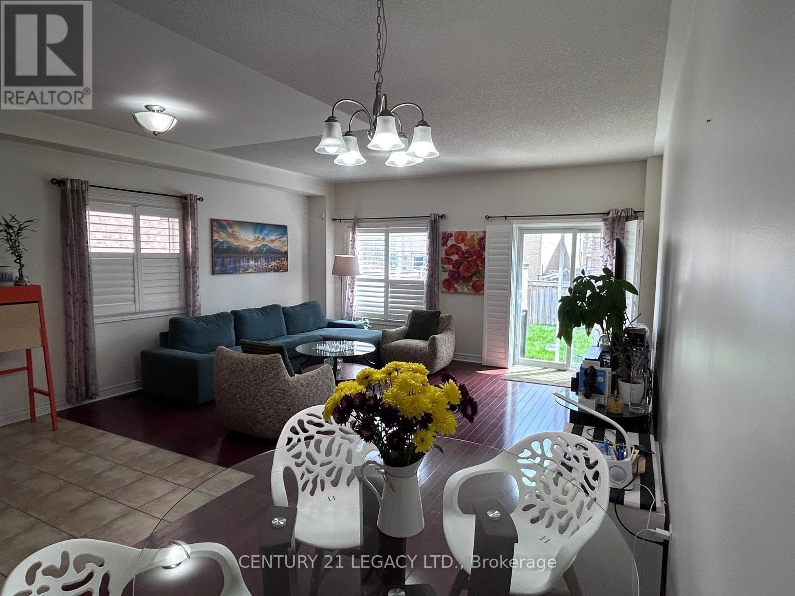 Single Family at 385 Comiskey Crescent, Mississauga (Meadowvale Village), Ontario - Photo 4 - RE/MAX Garden City Realty