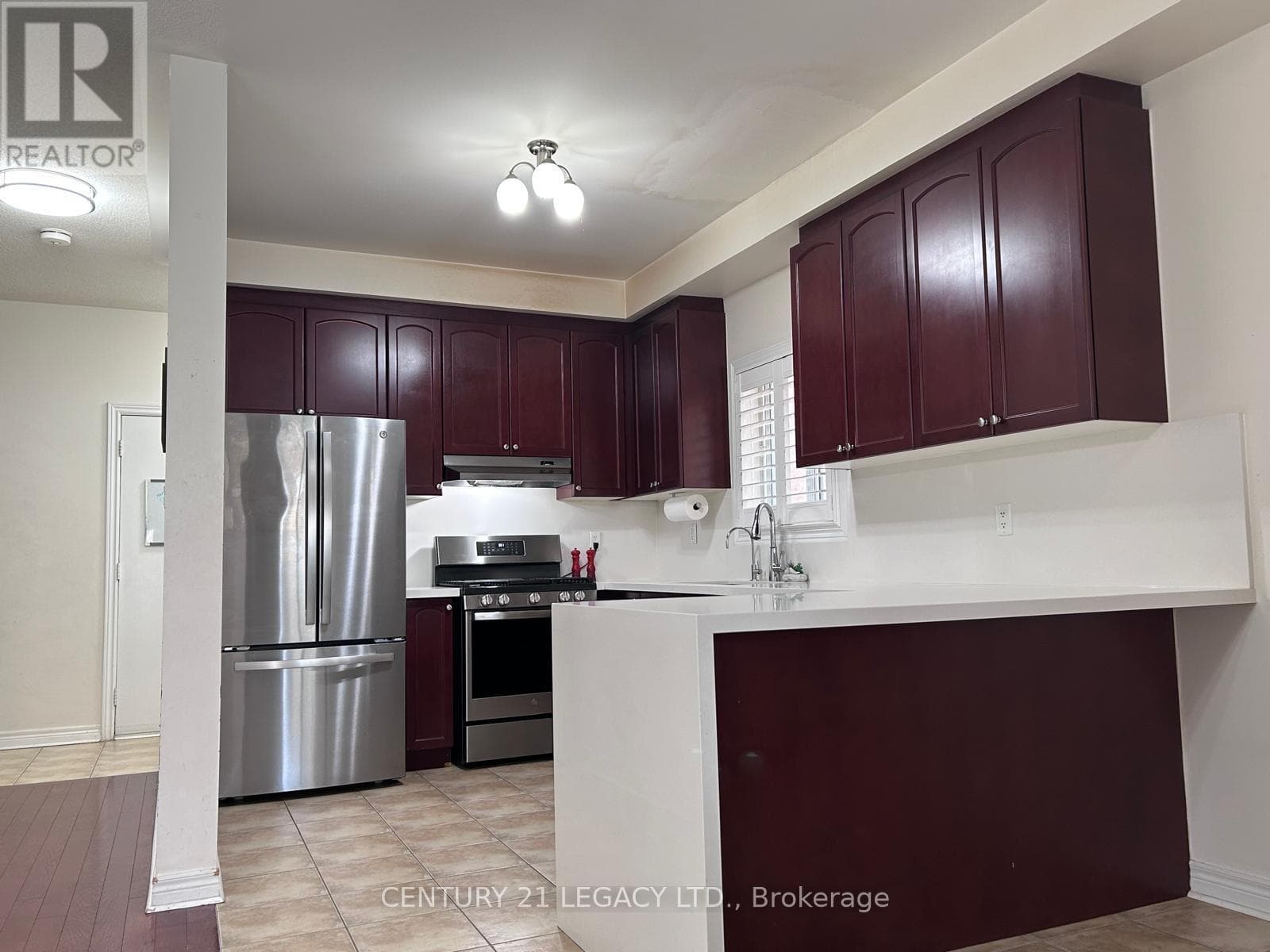 Single Family at 385 Comiskey Crescent, Mississauga (Meadowvale Village), Ontario - Photo 5 - RE/MAX Garden City Realty
