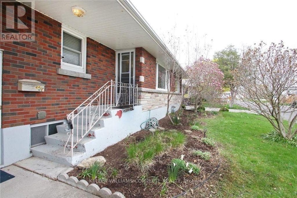 Single Family at Upper- 6 Myrtle Avenue, St. Catharines (Lakeport), Ontario - Photo 2 - RE/MAX Garden City Realty