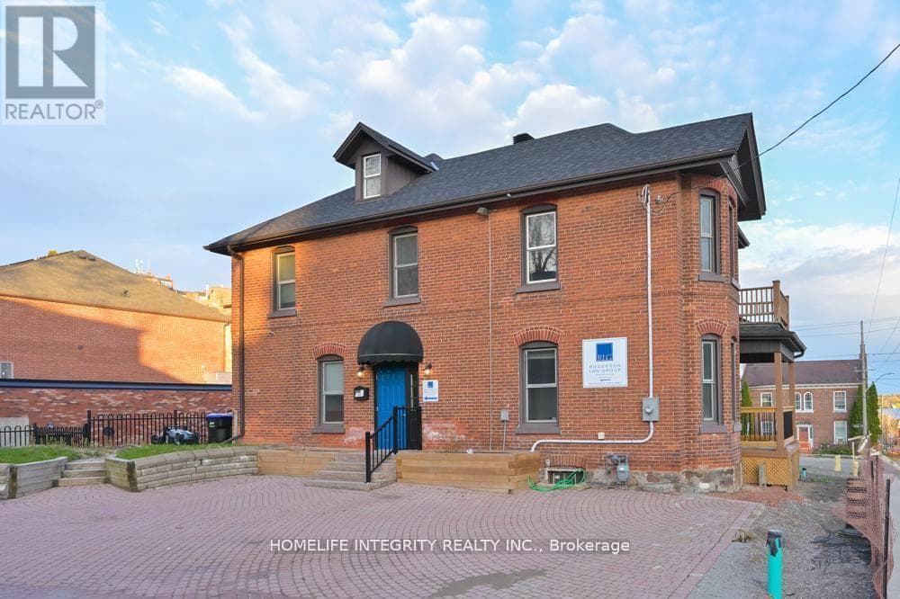 25 BERCZY Street