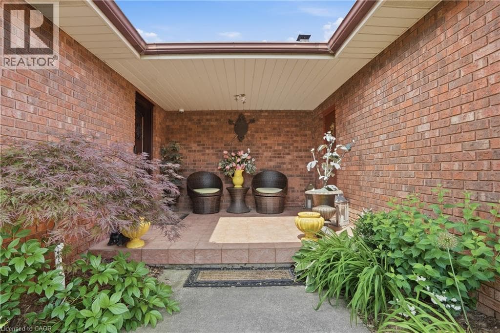Single Family at 710 CONCESSION 2 Road, Niagara-on-the-Lake, Ontario - Photo 4 - RE/MAX Garden City Realty