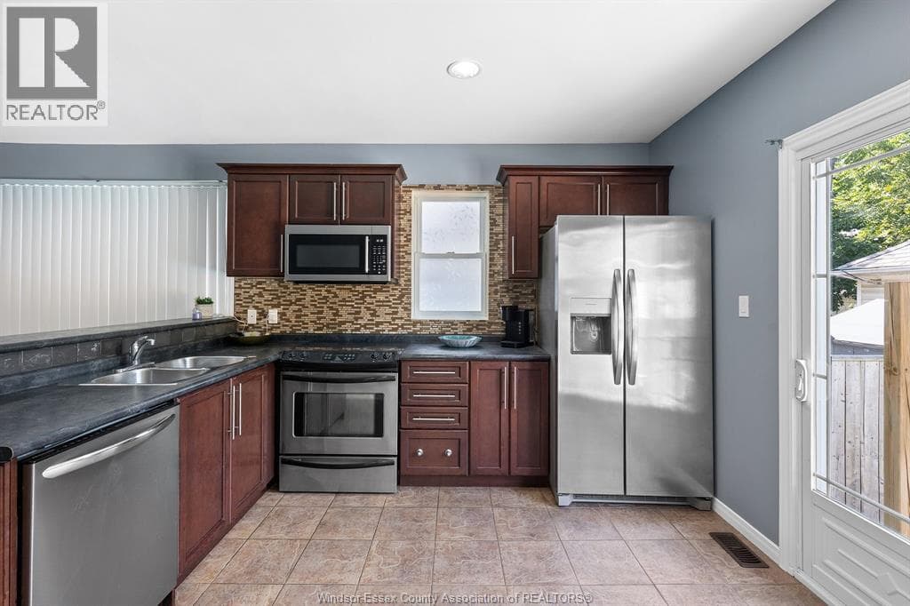 Single Family at 1167 PIERRE Avenue, Windsor, Ontario - Photo 7 - RE/MAX Garden City Realty