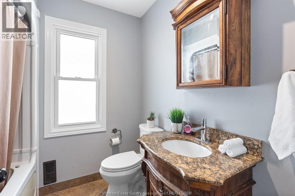 Single Family at 1167 PIERRE Avenue, Windsor, Ontario - Photo 9 - RE/MAX Garden City Realty