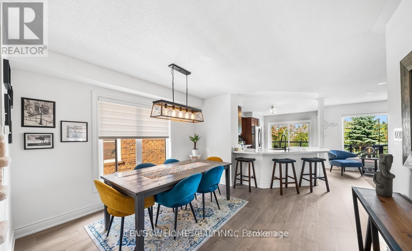 Single Family at 255 Chilcott Crescent, Newmarket (Woodland Hill), Ontario - Photo 5 - RE/MAX Garden City Realty