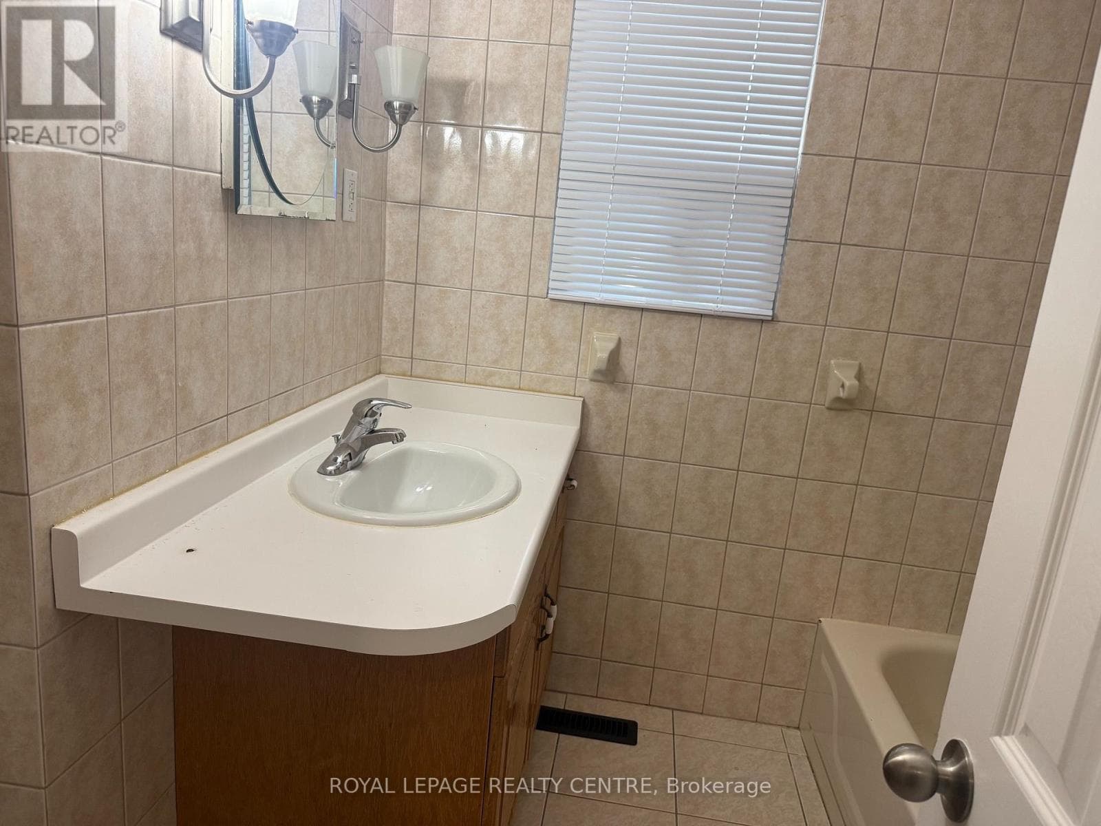 Single Family at 358 Derry Road West Road, Mississauga (Meadowvale Village), Ontario - Photo 7 - RE/MAX Garden City Realty