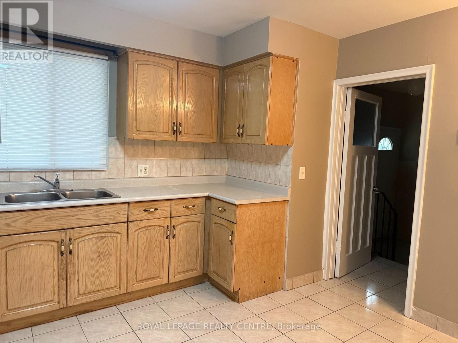 Single Family at 358 Derry Road West Road, Mississauga (Meadowvale Village), Ontario - Photo 6 - RE/MAX Garden City Realty