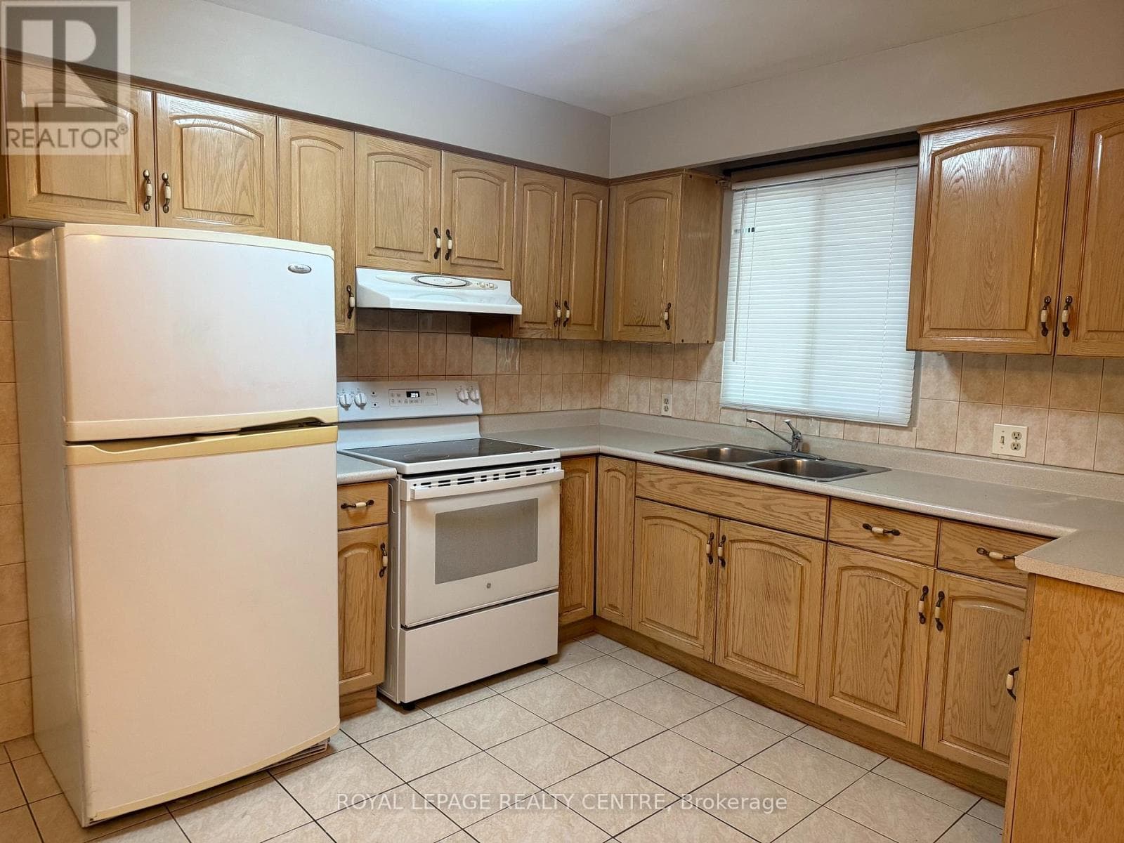 Single Family at 358 Derry Road West Road, Mississauga (Meadowvale Village), Ontario - Photo 4 - RE/MAX Garden City Realty
