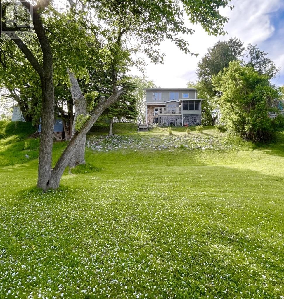 Single Family at , Fort Frances, Ontario - Photo 3 - RE/MAX Garden City Realty