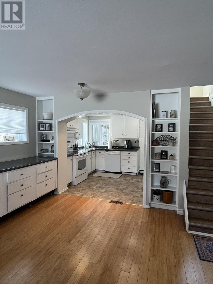Single Family at , Fort Frances, Ontario - Photo 4 - RE/MAX Garden City Realty