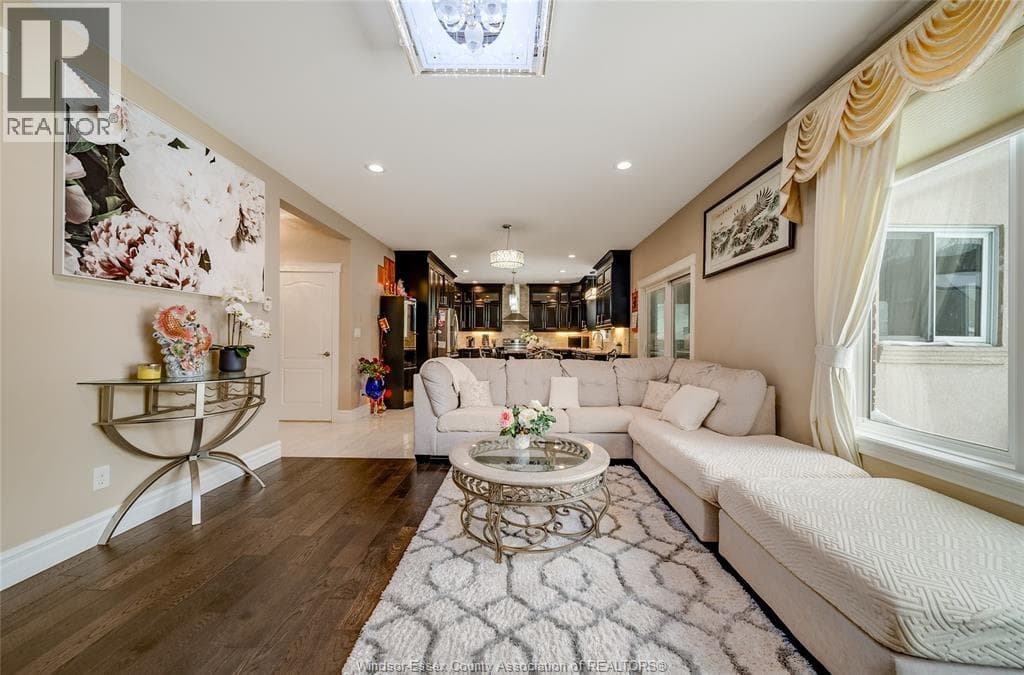 Single Family at 2280 DANDURAND, Windsor, Ontario - Photo 10 - RE/MAX Garden City Realty