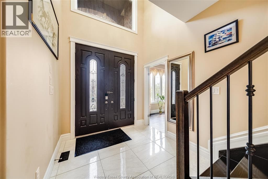 Single Family at 2280 DANDURAND, Windsor, Ontario - Photo 4 - RE/MAX Garden City Realty