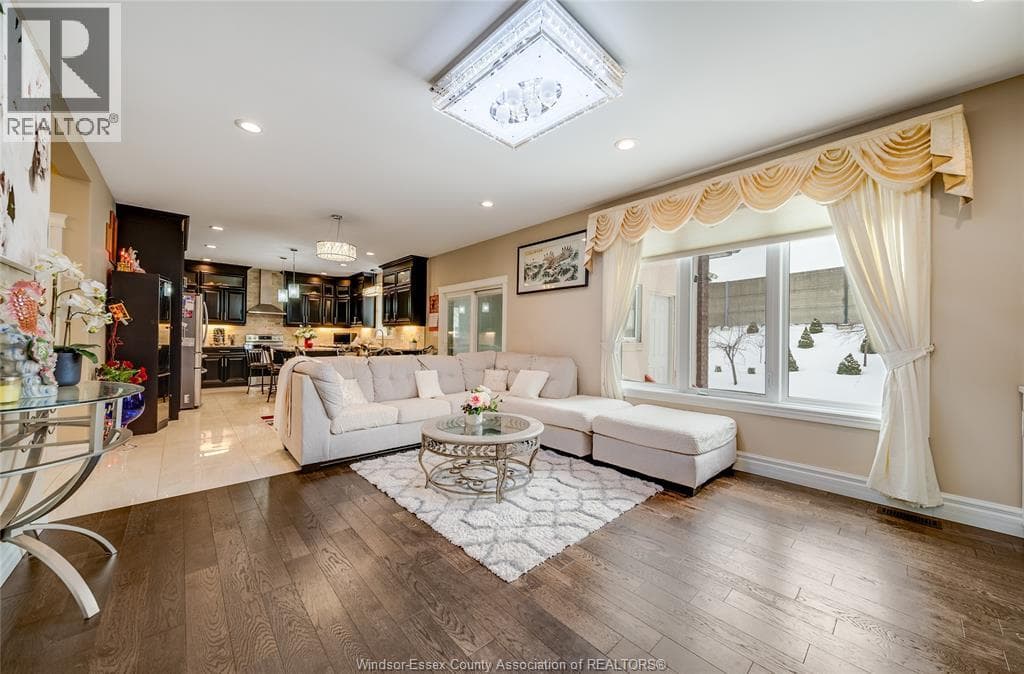 Single Family at 2280 DANDURAND, Windsor, Ontario - Photo 9 - RE/MAX Garden City Realty