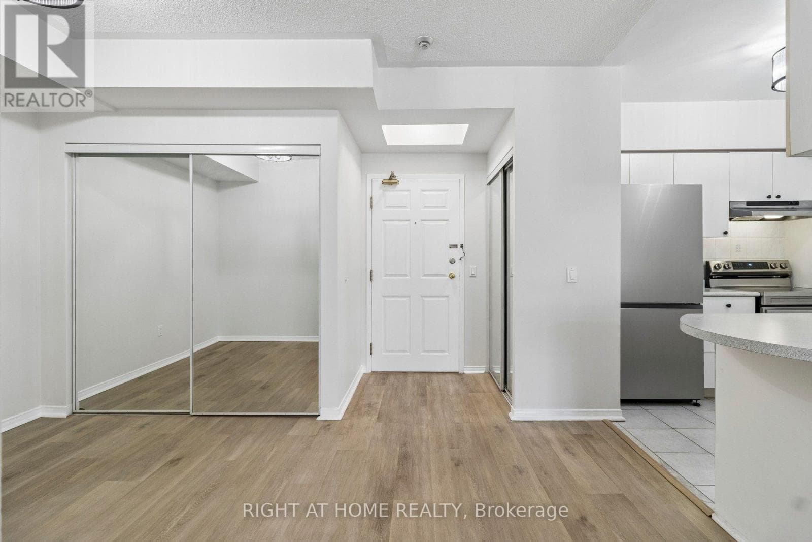 Single Family at 106- 7398 Yonge Street, Vaughan (Crestwood-Springfarm-Yorkhill), Ontario - Photo 2 - RE/MAX Garden City Realty