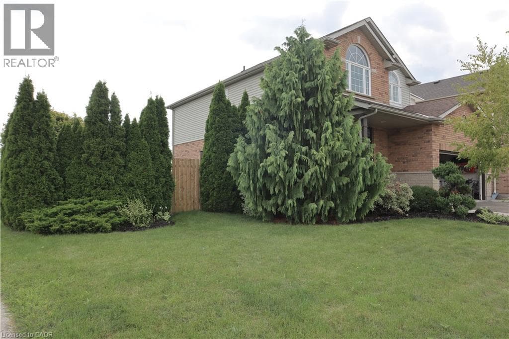 Single Family at 349 WINTERBERRY Boulevard, Thorold, Ontario - Photo 3 - RE/MAX Garden City Realty
