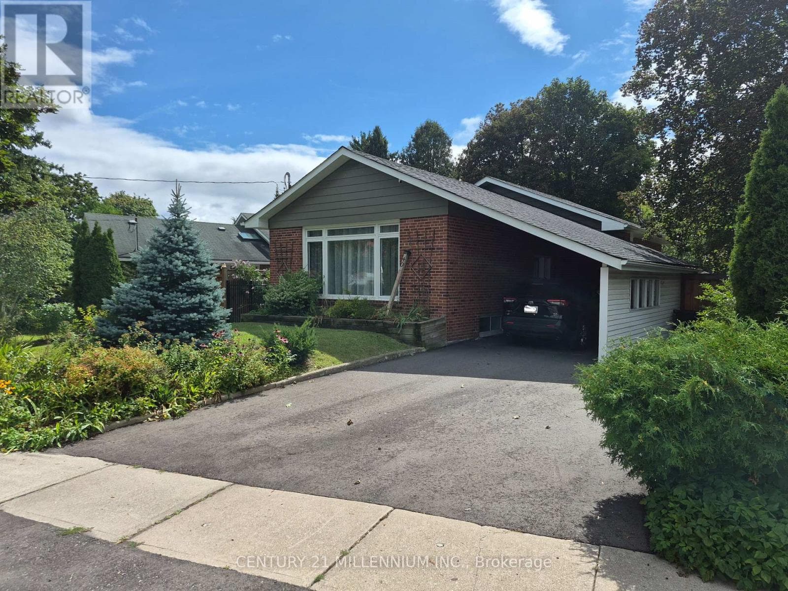 Single Family at 40 Meadowland Drive, Brampton (Brampton East), Ontario - Photo 2 - RE/MAX Garden City Realty