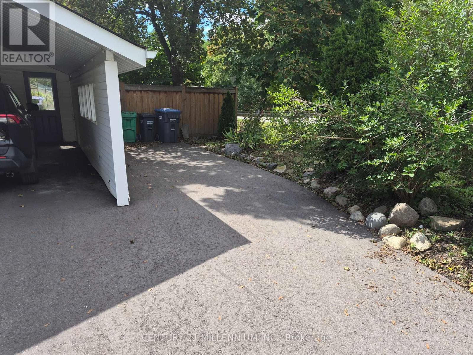 Single Family at 40 Meadowland Drive, Brampton (Brampton East), Ontario - Photo 3 - RE/MAX Garden City Realty