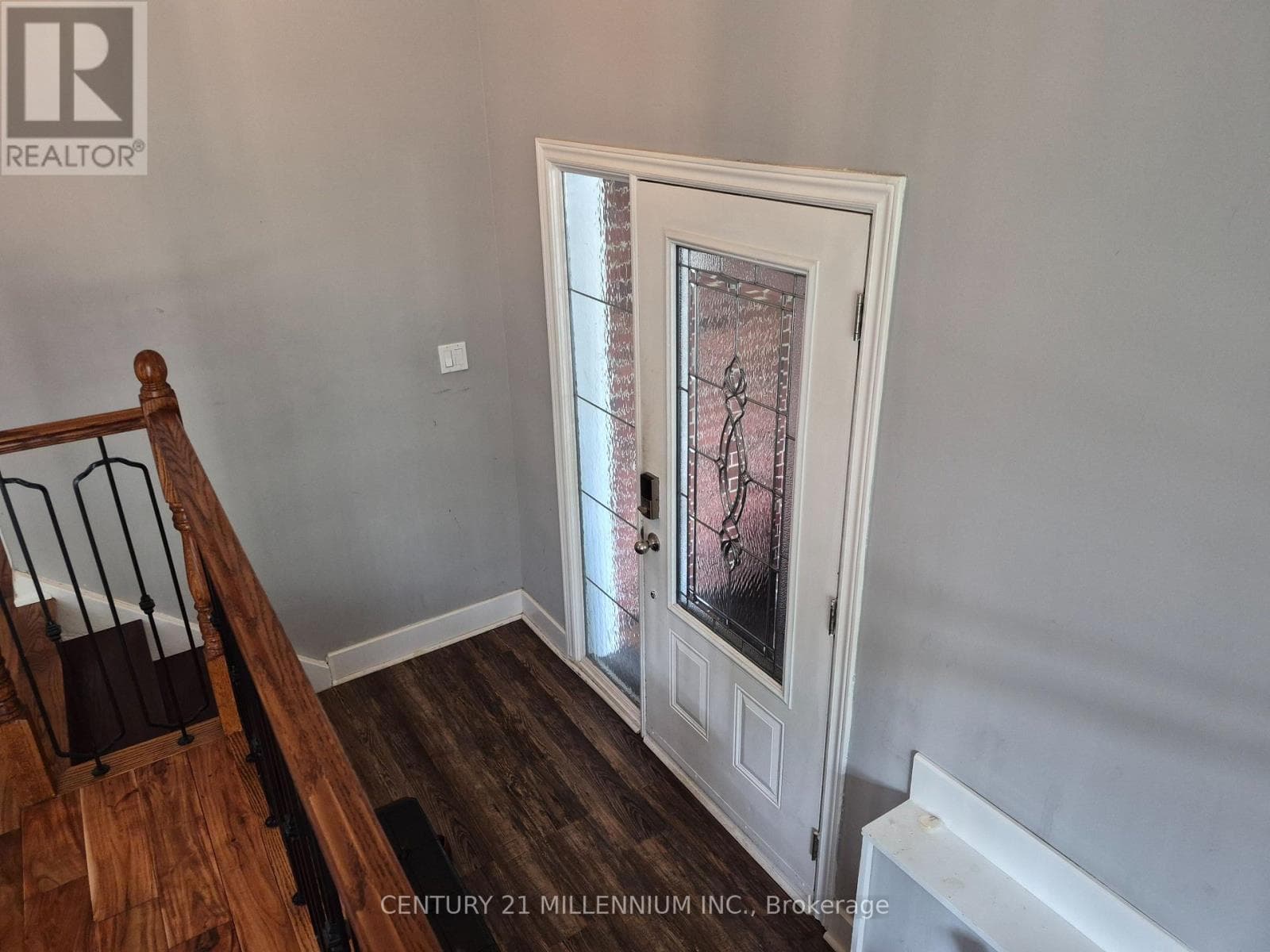 Single Family at 40 Meadowland Drive, Brampton (Brampton East), Ontario - Photo 5 - RE/MAX Garden City Realty