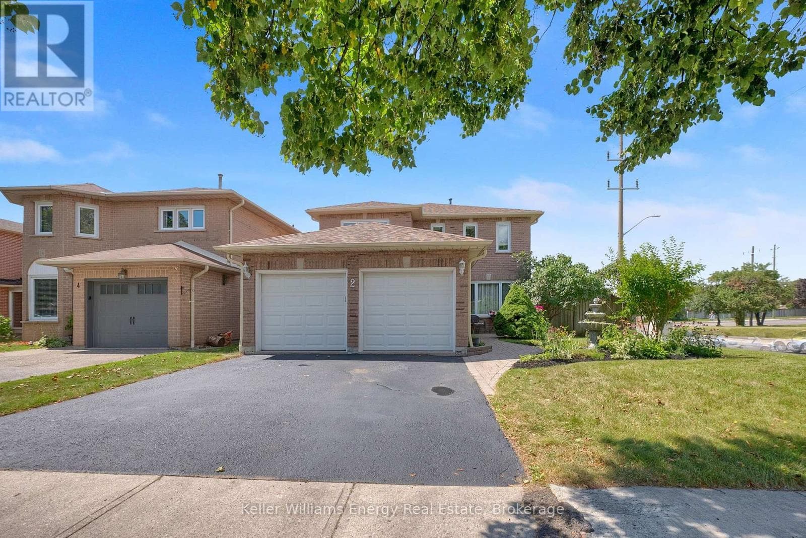 2 Murkar Crescent