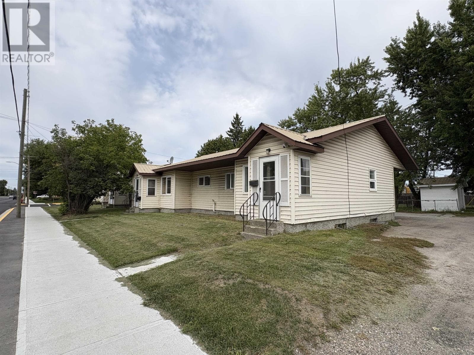 Multi-family at , Fort Frances, Ontario - Photo 3 - RE/MAX Garden City Realty