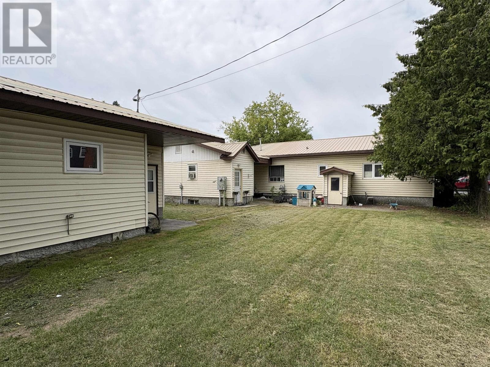 Multi-family at , Fort Frances, Ontario - Photo 5 - RE/MAX Garden City Realty