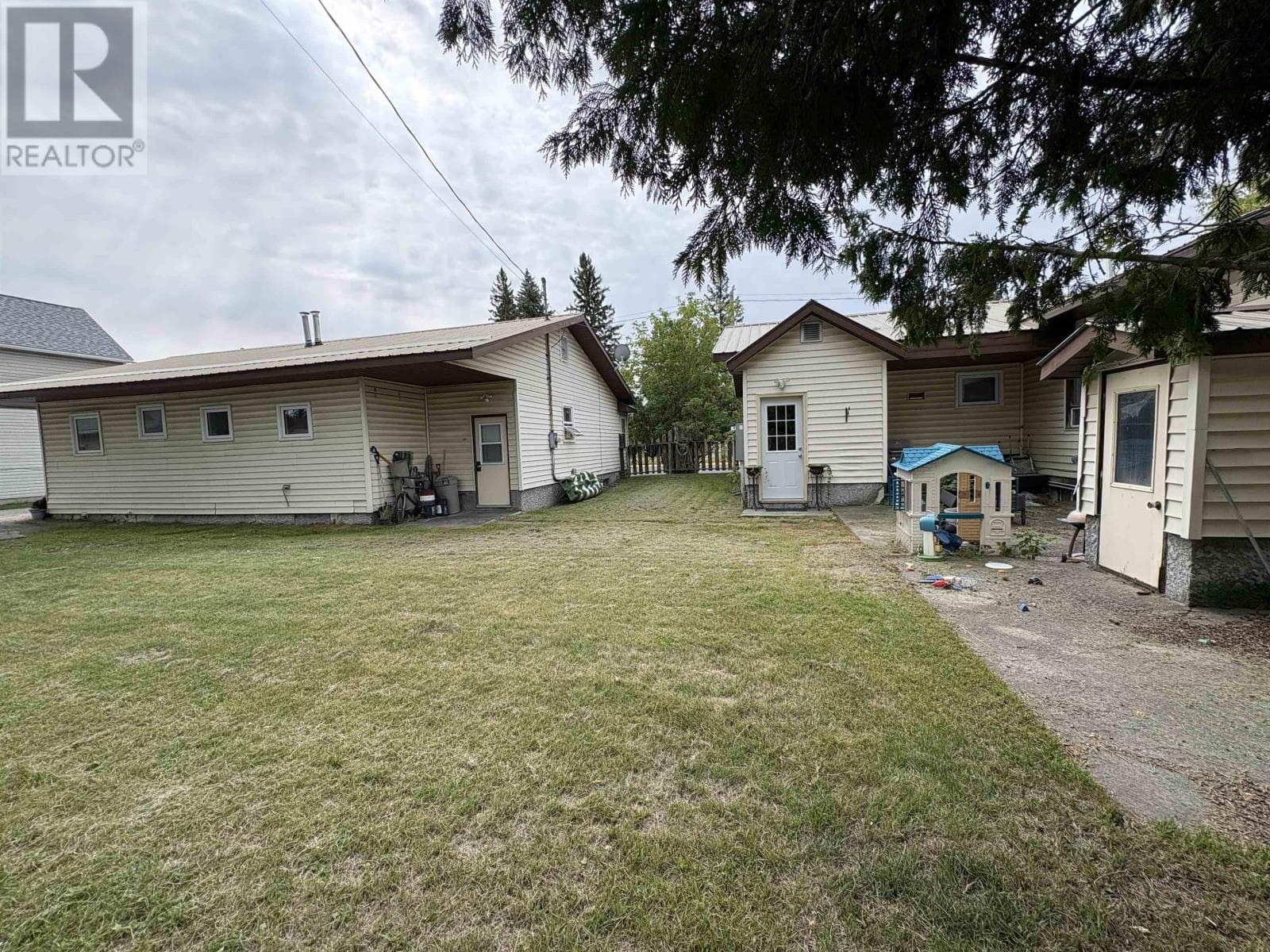 Multi-family at , Fort Frances, Ontario - Photo 7 - RE/MAX Garden City Realty